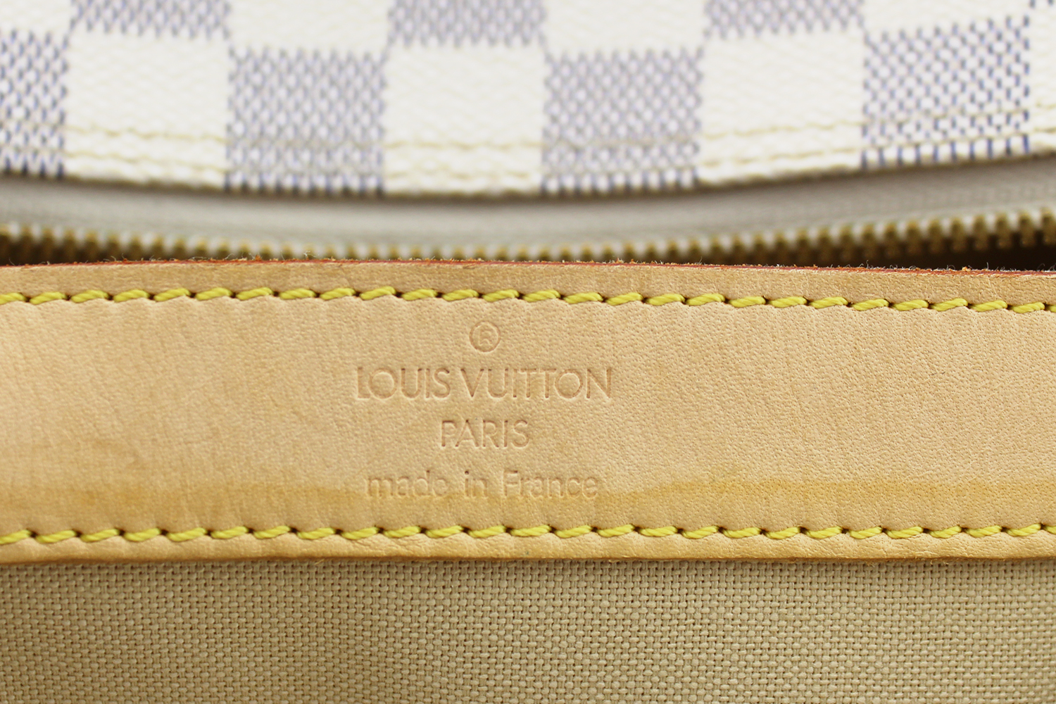 Sac bandoulière Louis Vuitton Naviglio Messenger Authentique d'occasion en toile damier azur et cuir naturel